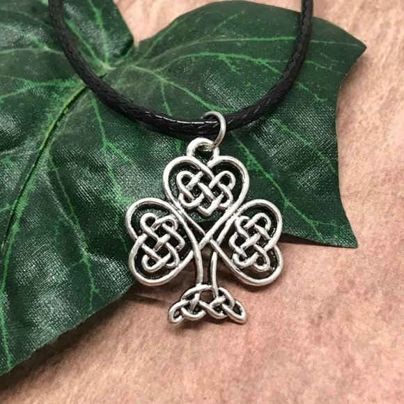 Celtic Infinity Knot Shamrock Clover Irish Cross - Picture 2 of 9